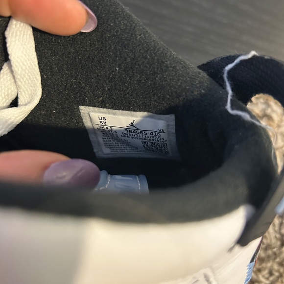 Jordan 6 Retro University Blue - Picture 7 of 8